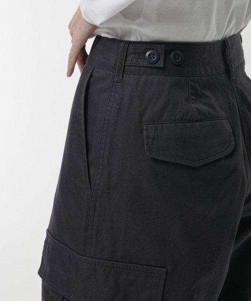 MUSINSA STANDARD WOMAN（ムシンサスタンダードウーマン）の「ウィメンズワイドカーゴパンツ[ダークグレー]（その他パンツ・レディース・その他・24/25/26/27/28/29/30）」の6枚目の写真