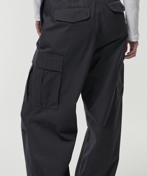 MUSINSA STANDARD WOMAN（ムシンサスタンダードウーマン）の「ウィメンズワイドカーゴパンツ[ダークグレー]（その他パンツ・レディース・その他・24/25/26/27/28/29/30）」の10枚目の写真