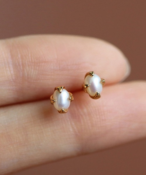 yu-ka(ユーカ)の「YU-KA:クラシックパールスタッドピス Classic Pearl stud pierce(ピアス(両耳用)・レディース・ゴールド・FREE)」の1枚目の写真