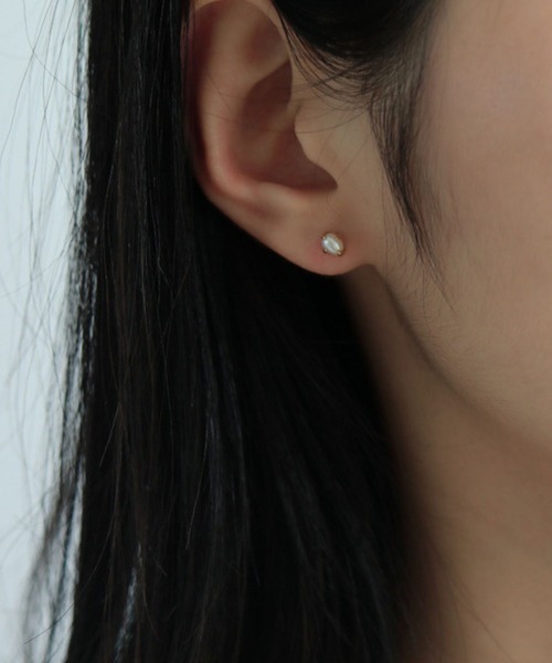 yu-ka(ユーカ)の「YU-KA:クラシックパールスタッドピス Classic Pearl stud pierce(ピアス(両耳用)・レディース・ゴールド・FREE)」の3枚目の写真