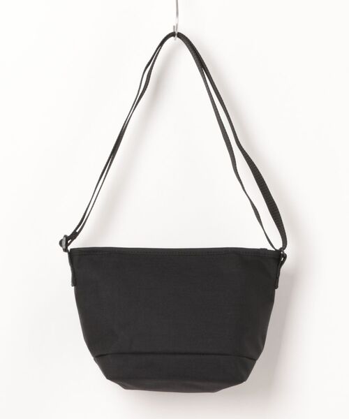 Manhattan Portage（マンハッタンポーテージ）の「Manhattan Portage/マンハッタンポーテージ ショルダーバック "ポケモン" NYLON MESSENGER BAG (XXS) FZP Pokemon 25 ZA MP1603FZPPKMNZA（ショルダーバッグ・メンズ・ブラック×レッド・FREE）」の2枚目の写真