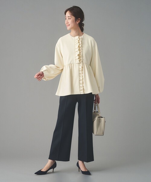 UNITED ARROWS（ユナイテッドアローズ）の「SPONGY フリル ペプラム ジャケット（ノーカラージャケット・レディース・オフホワイト/ブラック/ネイビー・38/36）」の5枚目の写真