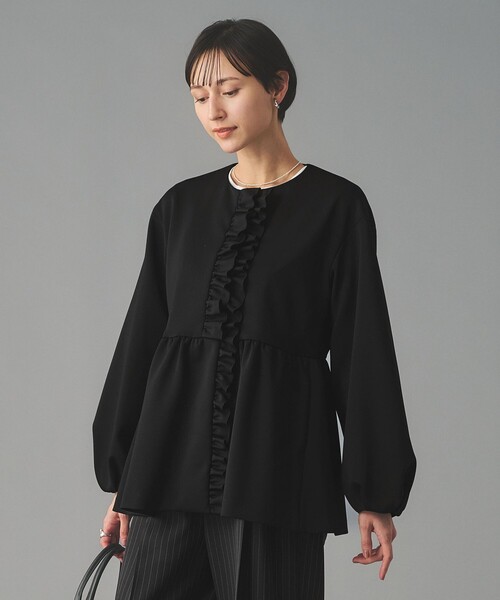 UNITED ARROWS（ユナイテッドアローズ）の「SPONGY フリル ペプラム ジャケット（ノーカラージャケット・レディース・オフホワイト/ブラック/ネイビー・38/36）」の7枚目の写真