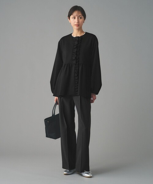 UNITED ARROWS（ユナイテッドアローズ）の「SPONGY フリル ペプラム ジャケット（ノーカラージャケット・レディース・オフホワイト/ブラック/ネイビー・38/36）」の8枚目の写真