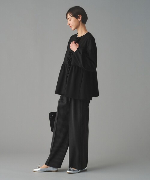 UNITED ARROWS（ユナイテッドアローズ）の「SPONGY フリル ペプラム ジャケット（ノーカラージャケット・レディース・オフホワイト/ブラック/ネイビー・38/36）」の9枚目の写真