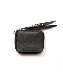 CALEE（キャリー）の「PLANE LEATHER ZIP MULTI WALLET ＜STUDS CHARM＞（財布）」