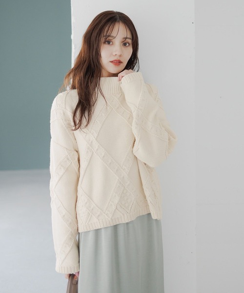 Andemiu（アンデミュウ）の「アーガイルガラハイネックニット617714（ニット/セーター・レディース・ブラック/オフホワイト/モカ・FREE）」の2枚目の写真