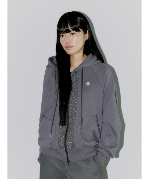 OAFISH(オアフィッシュ)の「SOFT CENTERLINE HOODIE ZIP UP CHARCOAL(パーカー・レディース・その他・1/2)」の6枚目の写真