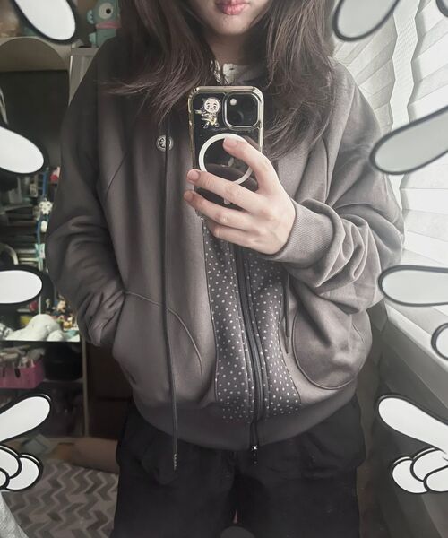 OAFISH(オアフィッシュ)の「SOFT CENTERLINE HOODIE ZIP UP CHARCOAL(パーカー・レディース・その他・1/2)」の3枚目の写真