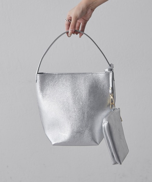 Lui's(ルイス)の「MILLELA FIRENZE / ワンハンドルバッグS(ハンドバッグ・レディース・ブラック/ホワイト/シルバー・FREE)」の7枚目の写真