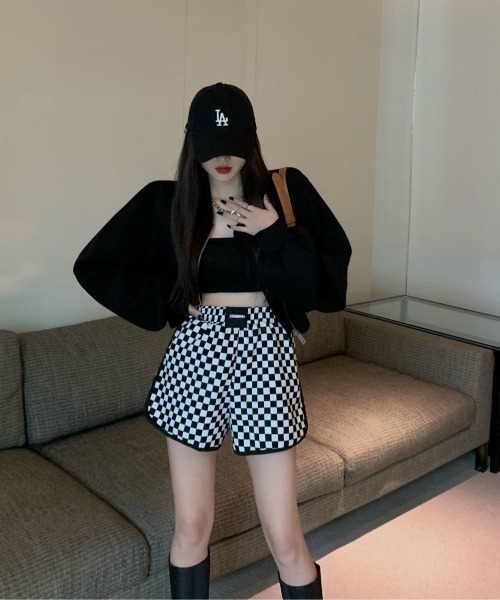 pyornim（ピョルニム）の「チェッカー柄 パイピングルームショーツ パジャマ　ショート（その他パンツ・レディース・ホワイト/ブラック・M/L）」の3枚目の写真