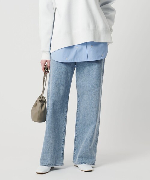 UNITED ARROWS(ユナイテッドアローズ)の「ルーズ ストレート デニムパンツ(デニムパンツ・レディース・ライトブルー/ホワイト/ベージュ/ブラック・36/34/38)」の1枚目の写真