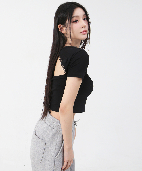 CATTLINE(カトリン)の「レースVネッククロップTシャツブラック(Tシャツ/カットソー・レディース・その他・FREE)」の2枚目の写真