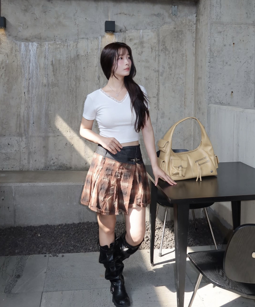 CATTLINE(カトリン)の「レースVネッククロップTシャツブラック(Tシャツ/カットソー・レディース・その他・FREE)」の19枚目の写真