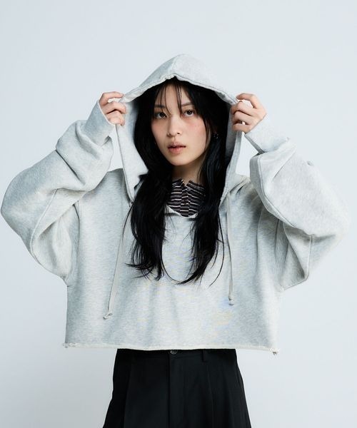 JEANASIS（ジーナシス）の「キーネックショートウラケフーディ/647630（パーカー・レディース・ブラック/ブルー系その他/グレー・FREE）」の3枚目の写真