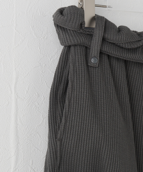 OPEN Yy（オープンワイワイ）の「【Geek Office / ギークオフィス】OPEN YY / ROLLED WAIST WAFFLE CARGO SHORTS（その他パンツ・レディース・ブラック・SMALL）」の6枚目の写真