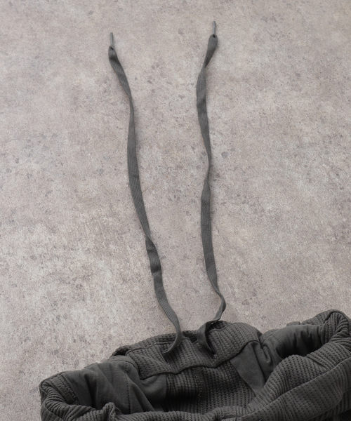 OPEN Yy（オープンワイワイ）の「【Geek Office / ギークオフィス】OPEN YY / ROLLED WAIST WAFFLE CARGO SHORTS（その他パンツ・レディース・ブラック・SMALL）」の10枚目の写真