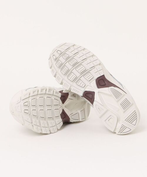 NIKE(ナイキ)の「NIKE ナイキ WMNS INITIATOR レディーススニーカー ランニングシューズ(ウィメンズイニシエーター) 394053-007 ライトボーン/タトゥー/ファントム(スニーカー・レディース・アイボリー・22.5cm/23.0cm/23.5cm/24.0cm/24.5cm/25.0cm)」の3枚目の写真