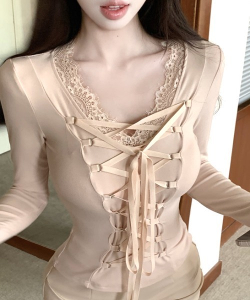 Sibra(シブラ)の「レースディテール レースアップ フィットカットソー(Tシャツ/カットソー・レディース・ブラック/グレー/ピンク・M)」の11枚目の写真