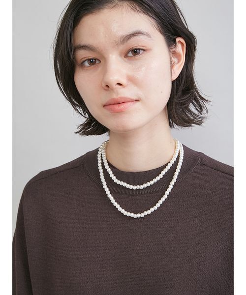 Mila Owen（ミラオーウェン）の「メタルリングパールロングネックレス（ネックレス・レディース・ホワイト/シルバー・F）」の9枚目の写真