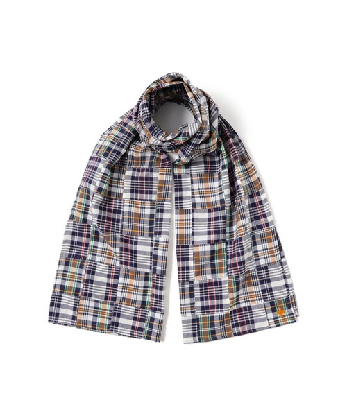 BEAMS PLUS（ビームスプラス）の「Stole Patch Works Madras（マフラー・メンズ・ネイビー/ピンク/ブラウン・ONE SIZE）」の2枚目の写真