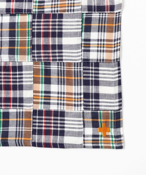 BEAMS PLUS（ビームスプラス）の「Stole Patch Works Madras（マフラー・メンズ・ネイビー/ピンク/ブラウン・ONE SIZE）」の17枚目の写真