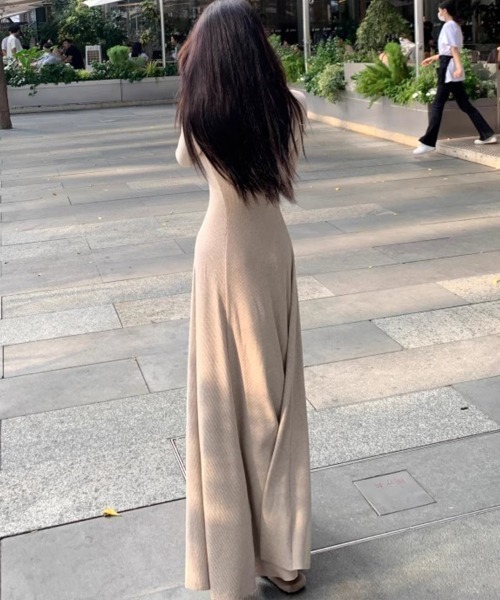 Flugge（フラッジー）の「Aラインロングワンピース（ワンピース・レディース・ベージュ/ブラック・LARGE/MEDIUM）」の6枚目の写真