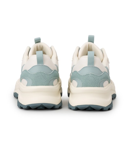 FILA(フィラ)の「WAVY BLOCK(スニーカー・レディース・ホワイト×ブルー・23.5cm/24.0cm/24.5cm/25.0cm/25.5cm/26.0cm/23.0cm)」の3枚目の写真