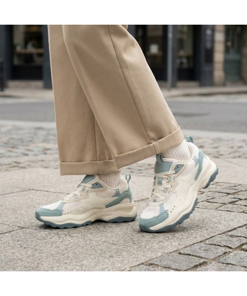 FILA(フィラ)の「WAVY BLOCK / ウェイビーブロック / カジュアルスニーカー(スニーカー・レディース・ホワイト×ブルー・23.5cm/24.0cm/24.5cm/25.0cm/25.5cm/26.0cm/23.0cm)」の8枚目の写真