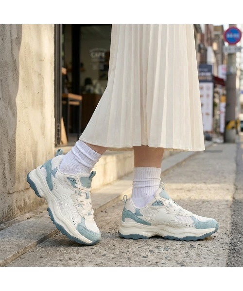 FILA(フィラ)の「WAVY BLOCK / ウェイビーブロック / カジュアルスニーカー(スニーカー・レディース・ホワイト×ブルー・23.5cm/24.0cm/24.5cm/25.0cm/25.5cm/26.0cm/23.0cm)」の9枚目の写真