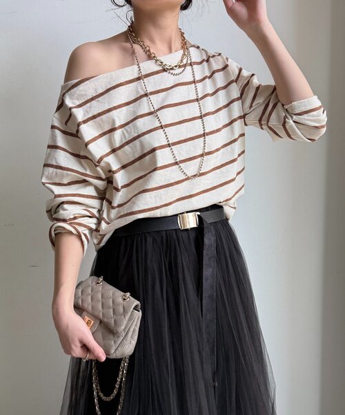 DouDou(ドゥドゥ)の「マルチボーダーオフショルTEE(Tシャツ/カットソー・レディース・アイボリー/レッド/ブラウン・FREE)」の2枚目の写真