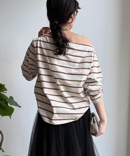 DouDou(ドゥドゥ)の「マルチボーダーオフショルTEE(Tシャツ/カットソー・レディース・アイボリー/レッド/ブラウン・FREE)」の13枚目の写真