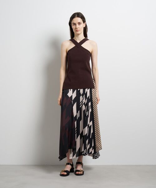 LANVIN en Bleu（ランバンオンブルー）の「2wayクロスネックニットタンクトップ（ニット/セーター・レディース・ブラウン/ブラック/ライトブラウン・38）」の12枚目の写真