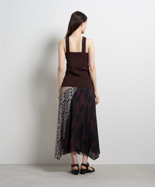 LANVIN en Bleu（ランバンオンブルー）の「2wayクロスネックニットタンクトップ（ニット/セーター・レディース・ブラウン/ブラック/ライトブラウン・38）」の14枚目の写真