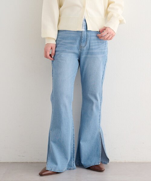 Kastane（カスタネ）の「【一部店舗限定/3サイズ展開/低身長サイズ/高身長サイズ/セットアップ対応】B サイドスリットフレアデニム（デニムパンツ・レディース・ブルー/サックスブルー/ブラック・0/2/1）」の2枚目の写真
