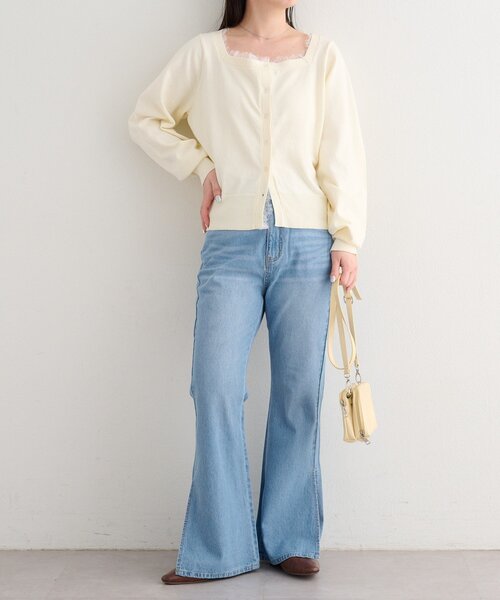 Kastane（カスタネ）の「【一部店舗限定/3サイズ展開/低身長サイズ/高身長サイズ/セットアップ対応】B サイドスリットフレアデニム（デニムパンツ・レディース・ブルー/サックスブルー/ブラック・0/2/1）」の13枚目の写真