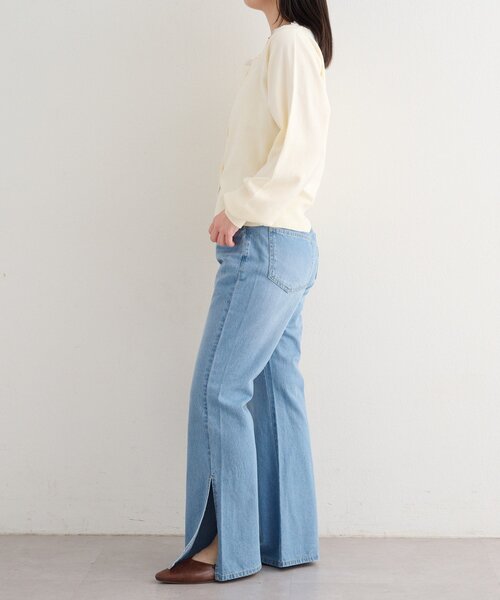 Kastane（カスタネ）の「【一部店舗限定/3サイズ展開/低身長サイズ/高身長サイズ/セットアップ対応】B サイドスリットフレアデニム（デニムパンツ・レディース・ブルー/サックスブルー/ブラック・0/2/1）」の14枚目の写真