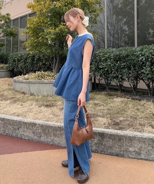 Kastane（カスタネ）の「【一部店舗限定/3サイズ展開/低身長サイズ/高身長サイズ/セットアップ対応】B サイドスリットフレアデニム（デニムパンツ・レディース・ブルー/サックスブルー/ブラック・0/2/1）」の22枚目の写真