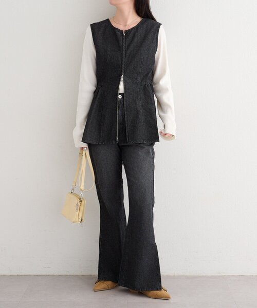 Kastane（カスタネ）の「【一部店舗限定/3サイズ展開/低身長サイズ/高身長サイズ/セットアップ対応】B サイドスリットフレアデニム（デニムパンツ・レディース・ブルー/サックスブルー/ブラック・0/2/1）」の12枚目の写真