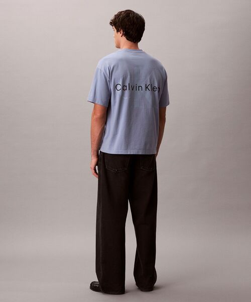 Calvin Klein（カルバン・クライン）の「【ユニセックス】ショートスリーブオーバーサイズヘビーウェイトTシャツ（Tシャツ/カットソー・メンズ・ブラック/グレー系その他/ホワイト・M/S/L/XL）」の5枚目の写真