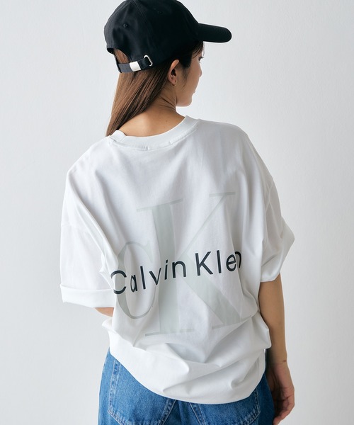 Calvin Klein（カルバン・クライン）の「【ユニセックス】ショートスリーブオーバーサイズヘビーウェイトTシャツ（Tシャツ/カットソー・メンズ・ブラック/グレー系その他/ホワイト・M/S/L/XL）」の17枚目の写真