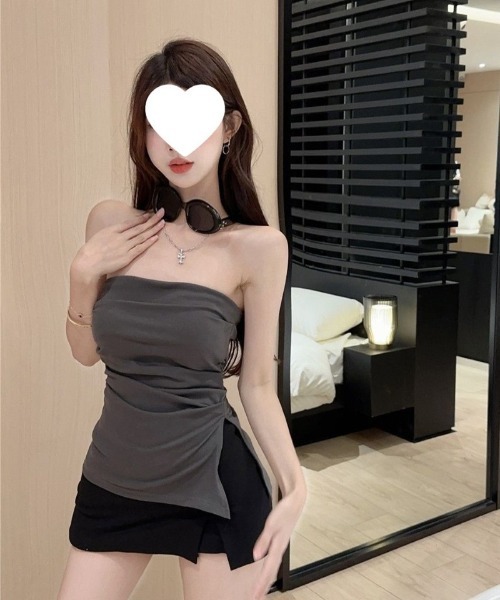 Ritzy(リッツィー)の「ベアトップ シャーリング サイドスリット トップス(Tシャツ/カットソー・レディース・ブラック/カーキ・M)」の8枚目の写真