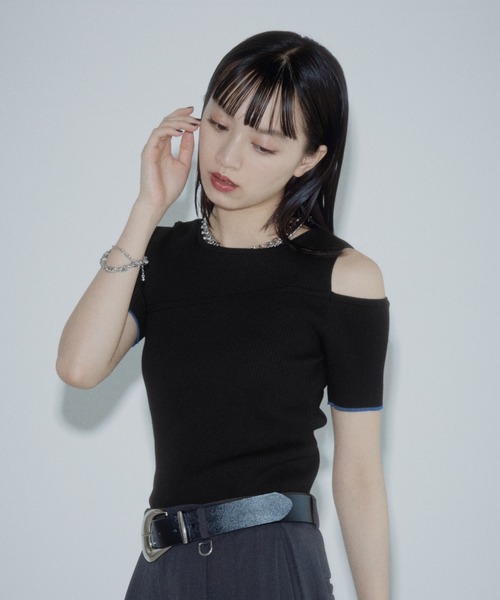 PAGEBOY(ページボーイ)の「ハイショクラインカットオフプルオーバー(Tシャツ/カットソー・レディース・ブラック/ターコイズブルー・FREE)」の16枚目の写真