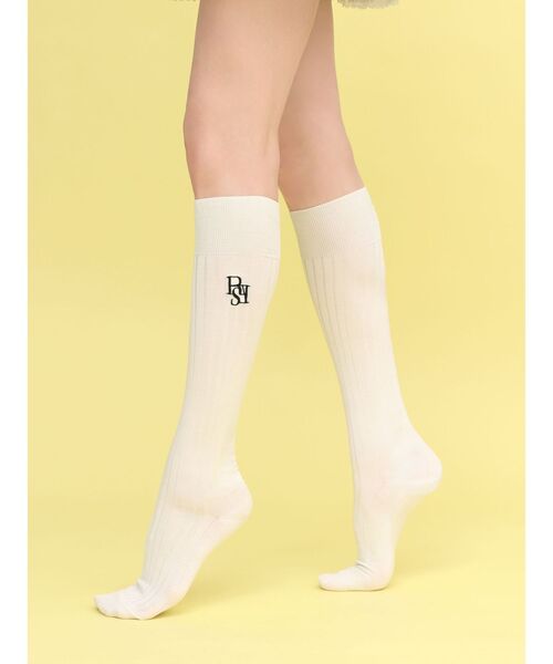 靴下屋(クツシタヤ)の「【RESEXXY×靴下屋】刺繍リブハイソックス(ソックス/靴下・レディース・ホワイト・FREE)」の9枚目の写真