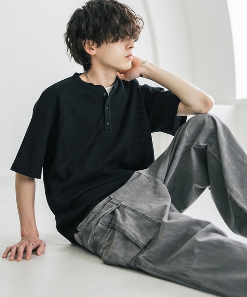 Rocky Monroe（ロッキーモンロー）の「オーバーサイズ T/Cワッフルヘンリーネック半袖Tシャツ（Tシャツ/カットソー・メンズ・チャコール/ベージュ/ホワイト/ブラック/グレー・M/XL/L）」の7枚目の写真