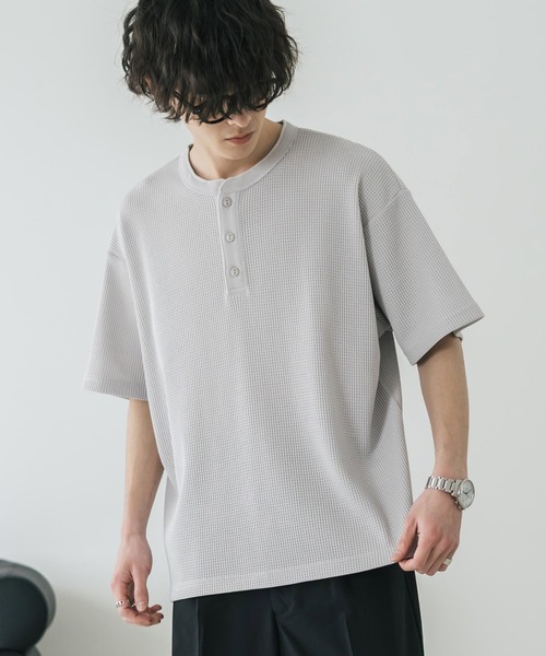 Rocky Monroe（ロッキーモンロー）の「オーバーサイズ T/Cワッフルヘンリーネック半袖Tシャツ（Tシャツ/カットソー・メンズ・チャコール/ベージュ/ホワイト/ブラック/グレー・M/XL/L）」の6枚目の写真