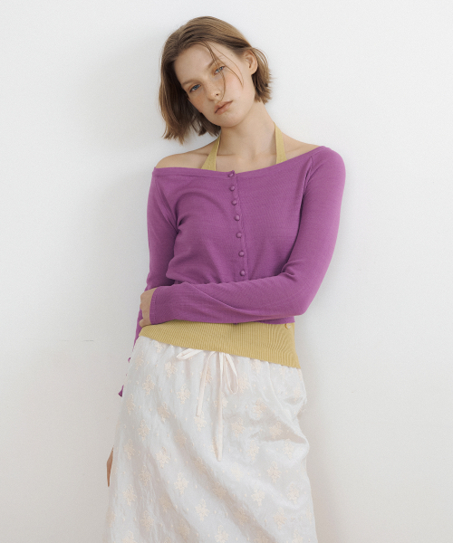 LUCIR ZU（ルシールズ）の「Airy Boat Neck Button Cardigan (purple)（カーディガン/ボレロ・レディース・その他・FREE）」の3枚目の写真