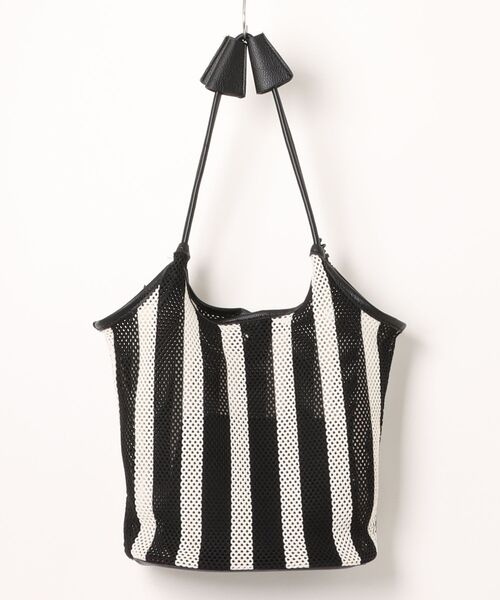 an meets zakka(アンミツザッカ)の「an meets zakka ストライプ柄メッシュニットトートバッグ(トートバッグ・レディース・ブラック×ホワイト・ONESIZE)」の2枚目の写真
