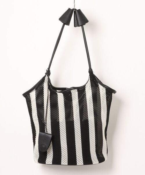 an meets zakka(アンミツザッカ)の「an meets zakka ストライプ柄メッシュニットトートバッグ(トートバッグ・レディース・ブラック×ホワイト・ONESIZE)」の11枚目の写真