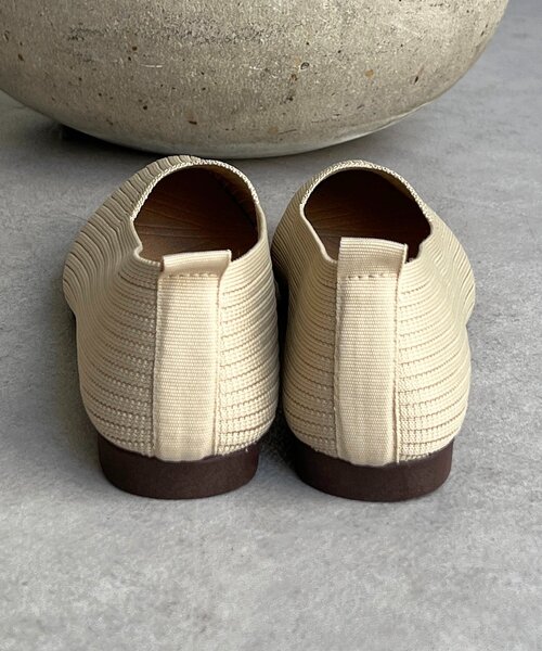 un dix cors（アンディコール）の「ニットVパンプス（ブーツ・レディース・ブラック/ベージュ/レッド・MEDIUM/LARGE）」の11枚目の写真